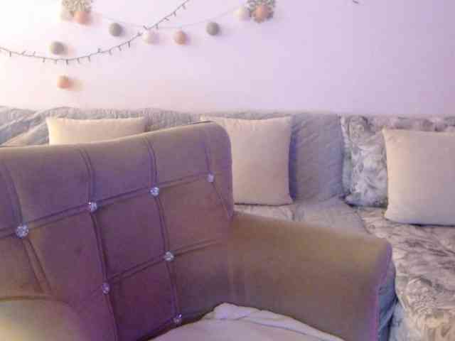 goodSnowQueen webcam