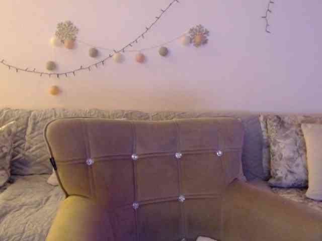 goodSnowQueen webcam