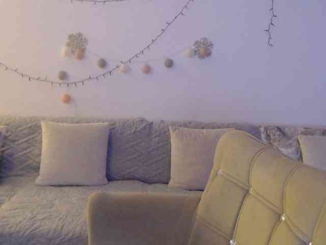 goodSnowQueen webcam