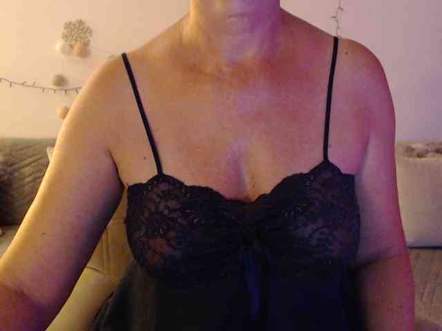 goodSnowQueen webcam