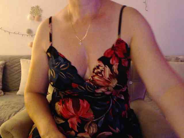 goodSnowQueen webcam