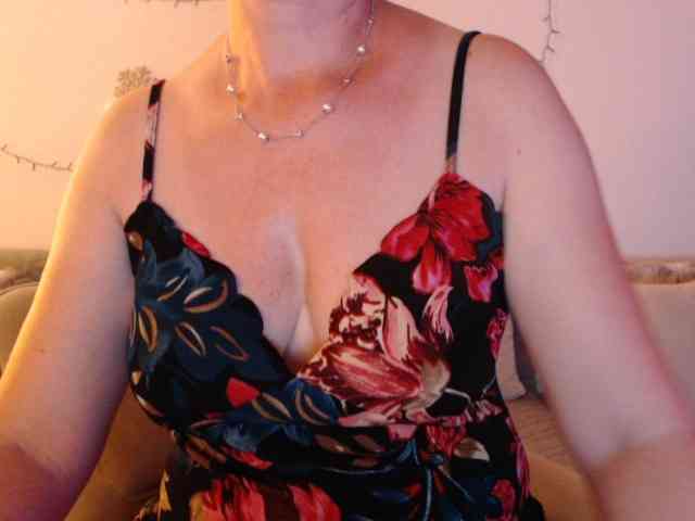 goodSnowQueen webcam