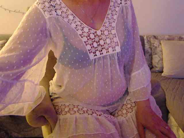 goodSnowQueen webcam