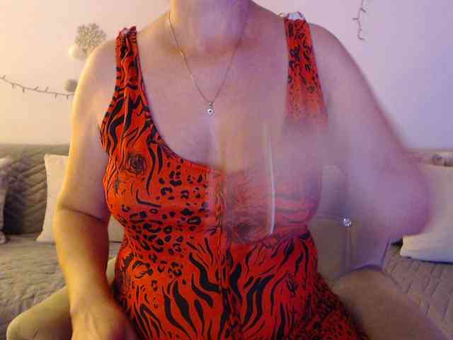 goodSnowQueen webcam