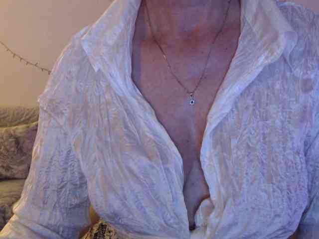 goodSnowQueen webcam