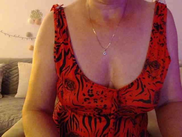 goodSnowQueen webcam