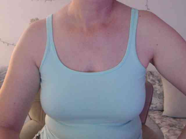 goodSnowQueen webcam