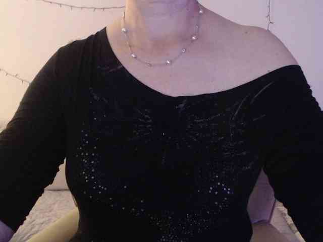 goodSnowQueen webcam