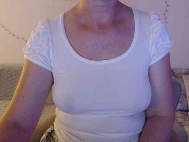 goodSnowQueen webcam