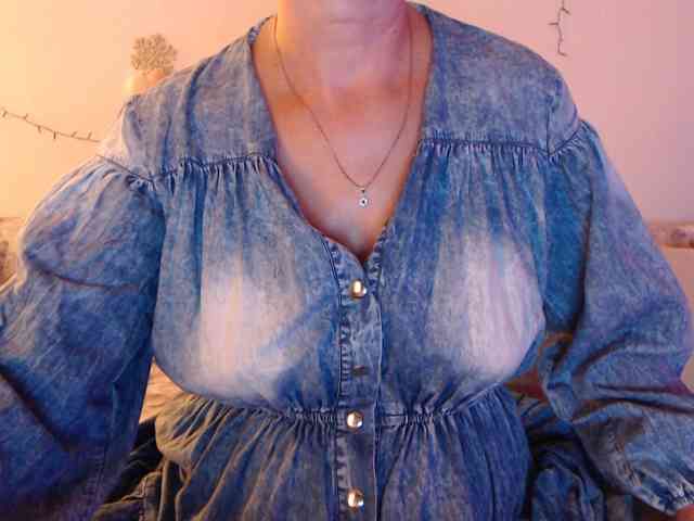 goodSnowQueen webcam