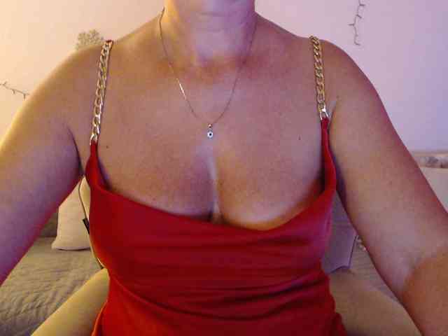 goodSnowQueen webcam