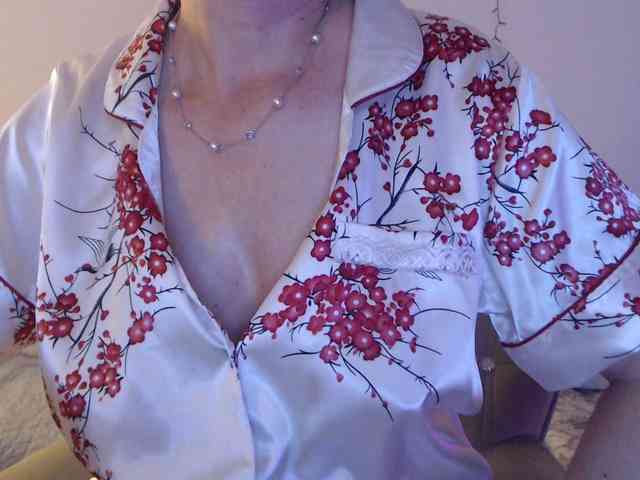 goodSnowQueen webcam