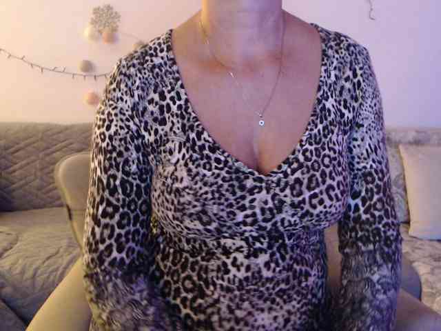 goodSnowQueen webcam