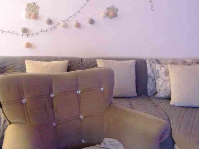 goodSnowQueen webcam
