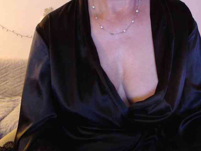 goodSnowQueen webcam