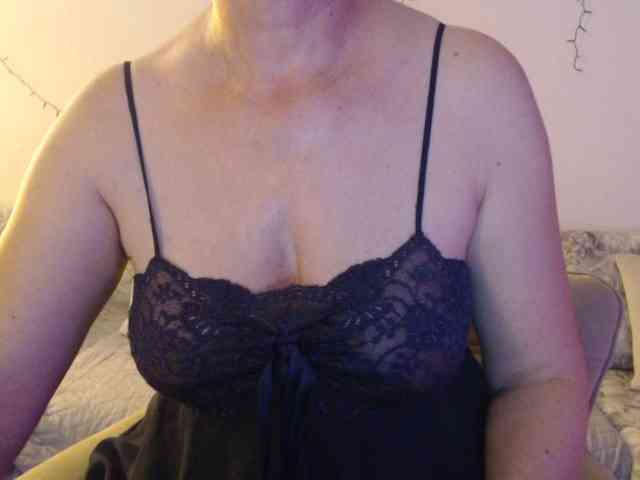 goodSnowQueen webcam