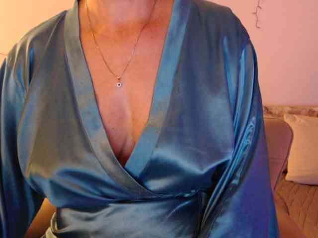 goodSnowQueen webcam