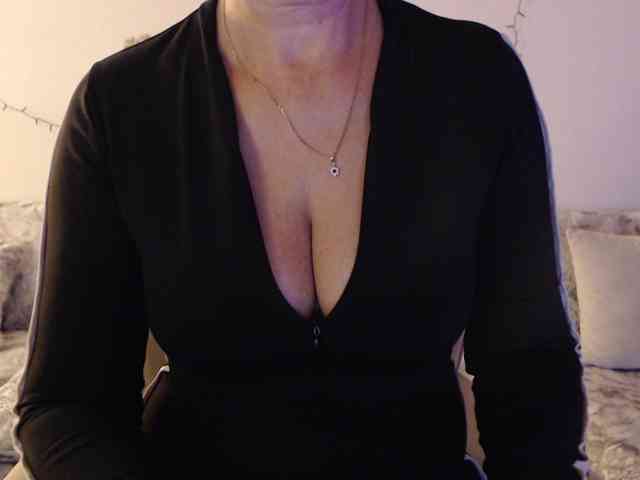 goodSnowQueen webcam