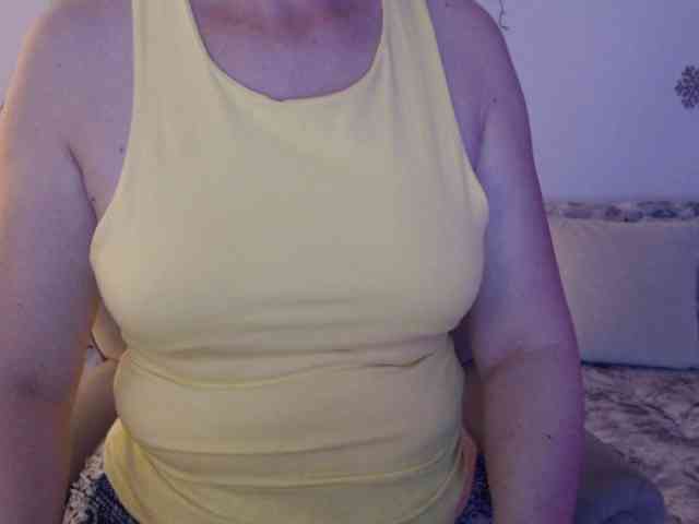 goodSnowQueen webcam