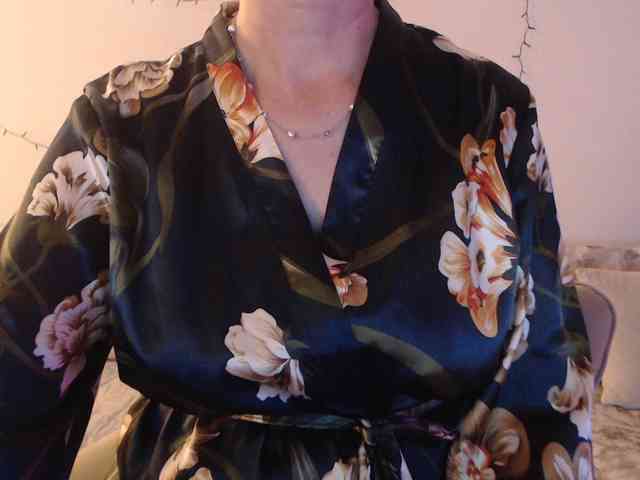 goodSnowQueen webcam