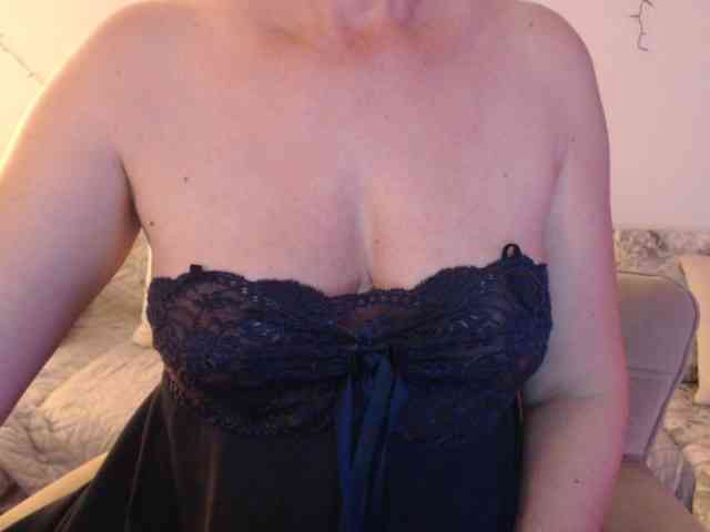 goodSnowQueen webcam