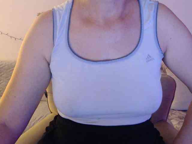 goodSnowQueen webcam