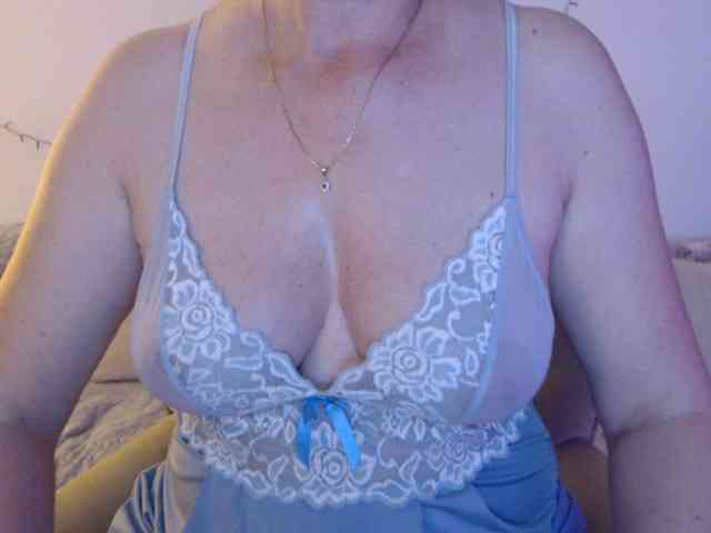 goodSnowQueen webcam