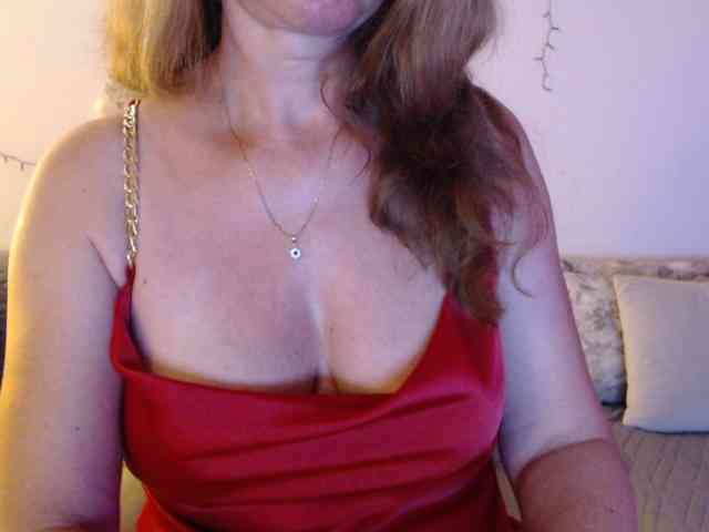 goodSnowQueen webcam