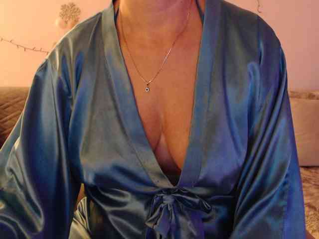 goodSnowQueen Live Webcam on BongaCams