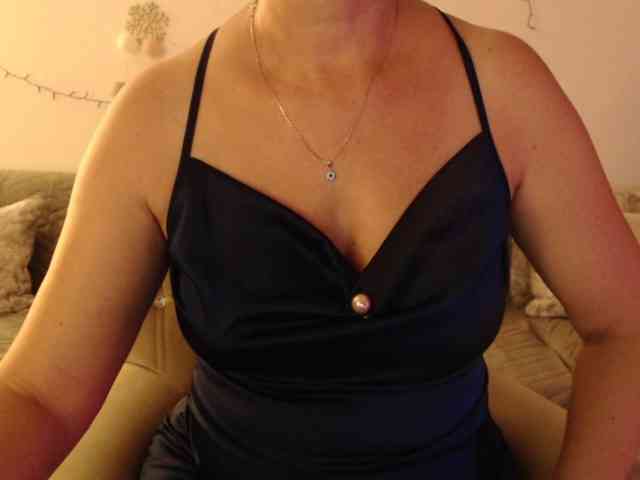 goodSnowQueen webcam