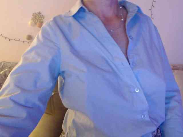 goodSnowQueen webcam