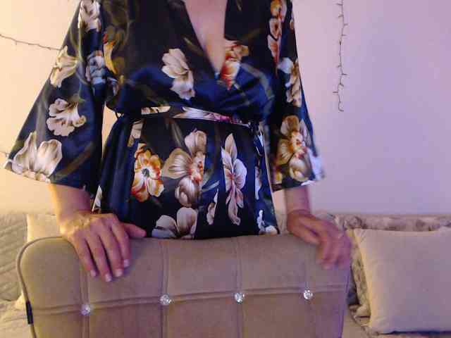 goodSnowQueen webcam