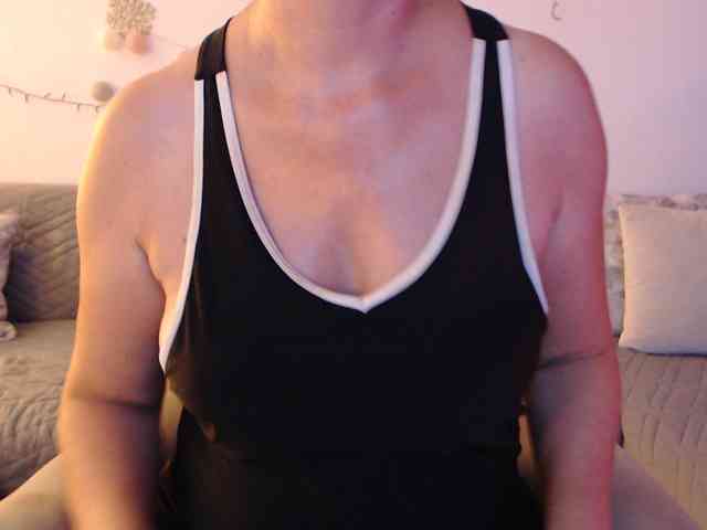 goodSnowQueen webcam