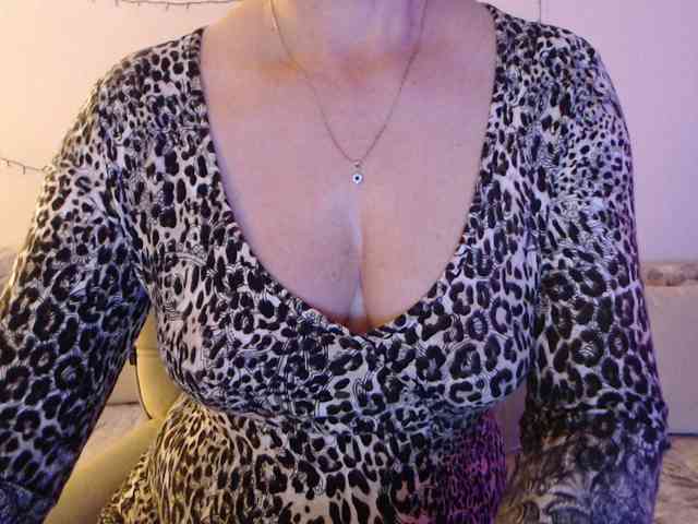 goodSnowQueen webcam