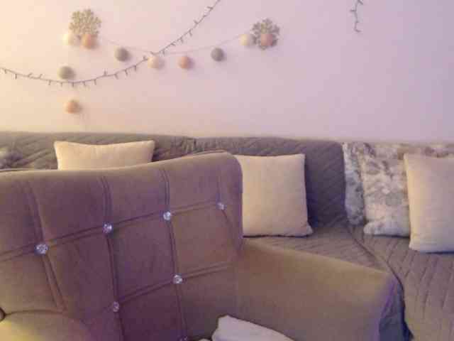 goodSnowQueen webcam