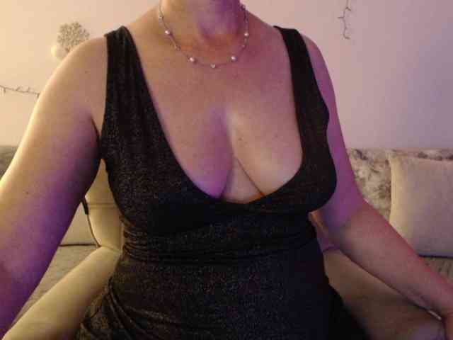 goodSnowQueen webcam