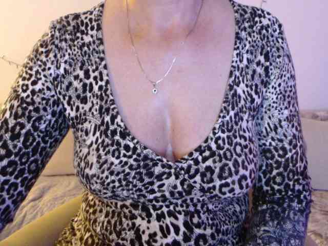 goodSnowQueen webcam