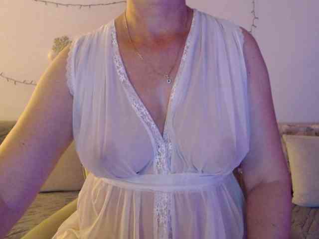 goodSnowQueen webcam