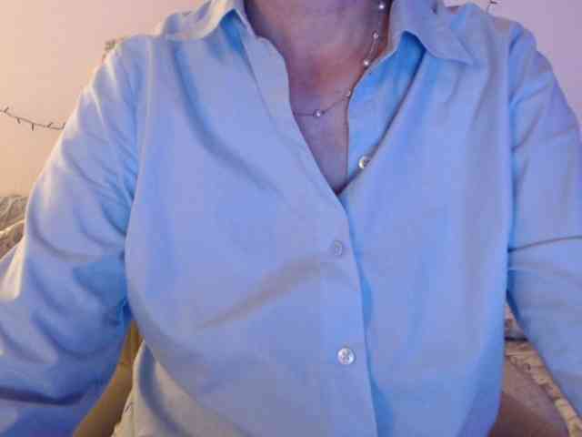 goodSnowQueen webcam