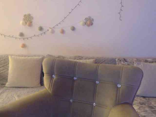 goodSnowQueen webcam