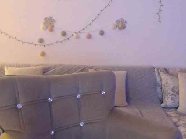 goodSnowQueen webcam