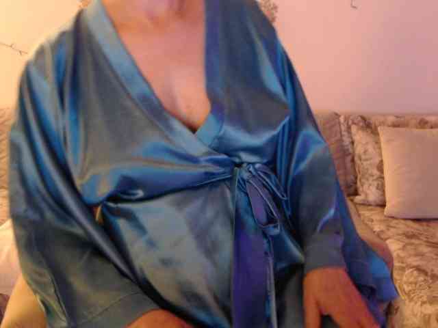 goodSnowQueen webcam