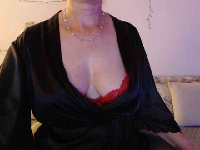 goodSnowQueen webcam