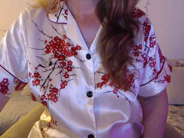 goodSnowQueen webcam