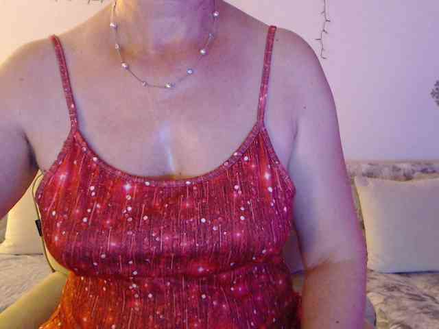 goodSnowQueen webcam