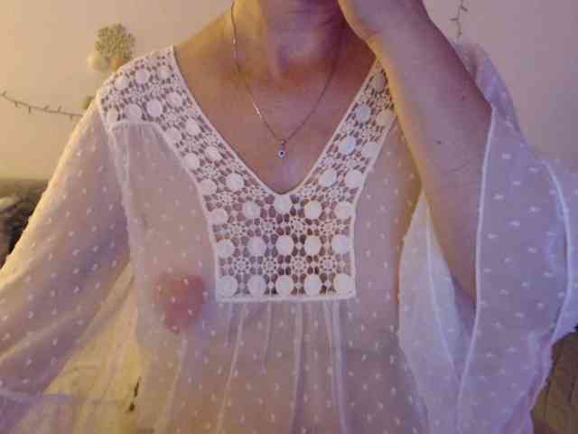 goodSnowQueen webcam