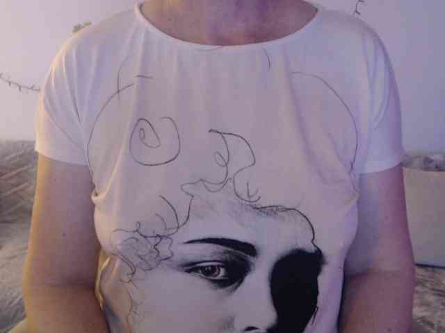 goodSnowQueen webcam