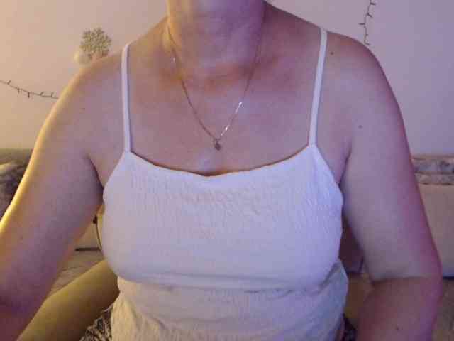 goodSnowQueen webcam