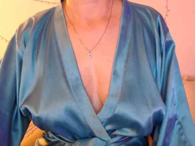 goodSnowQueen webcam