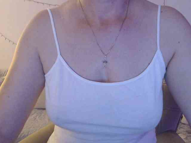 goodSnowQueen webcam